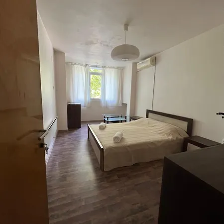 Apartment апартамент чайка 5 *